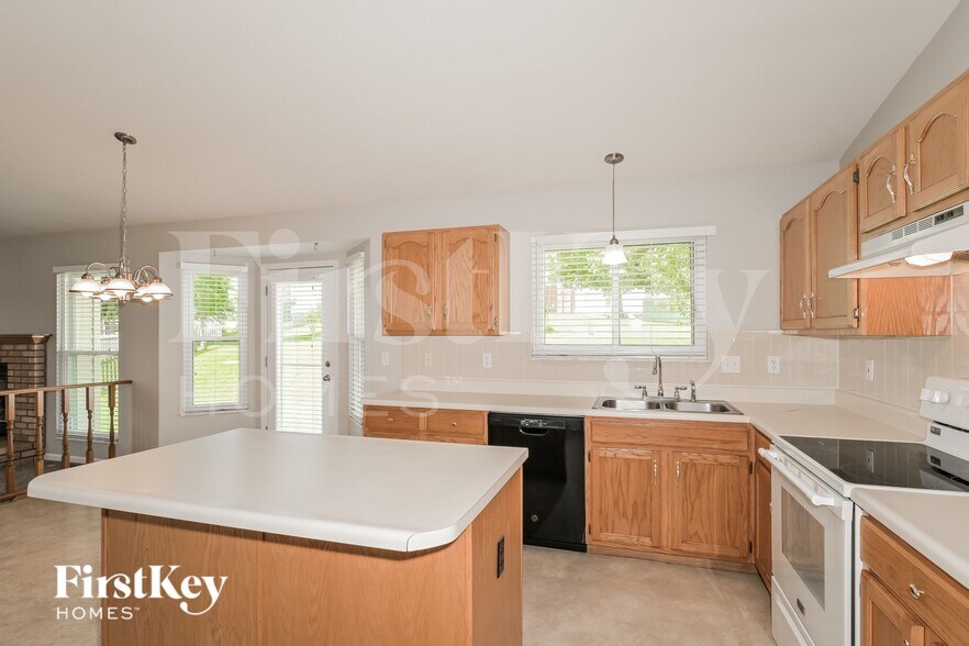 Building Photo - 3891 Cambridge Crossing Dr