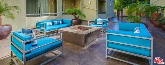 Building Photo - 1401 Ambassador St