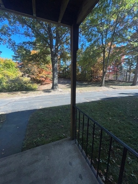 Building Photo - 35 School St