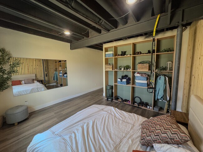 Building Photo - 12660 Enclave Scenic Dr