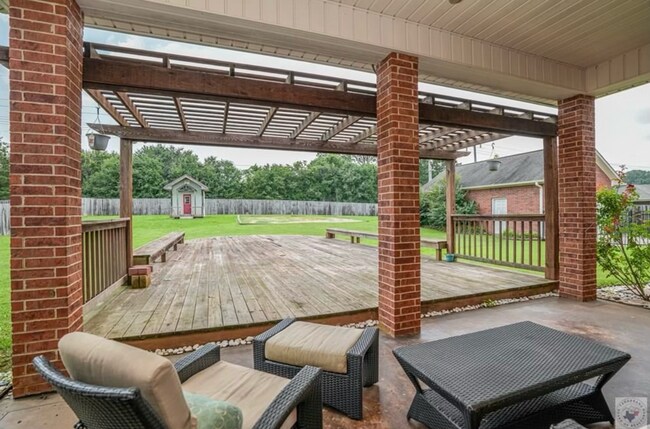 Building Photo - Beautiful, Spacious 4 bedroom Home for Rent!