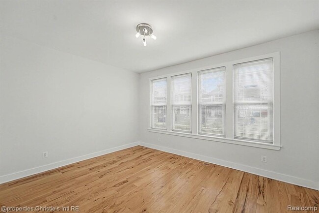 Building Photo - 1463 Baldwin St