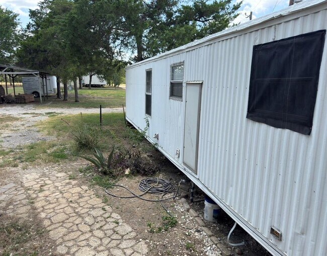 Building Photo - 301 Whitetail Ln
