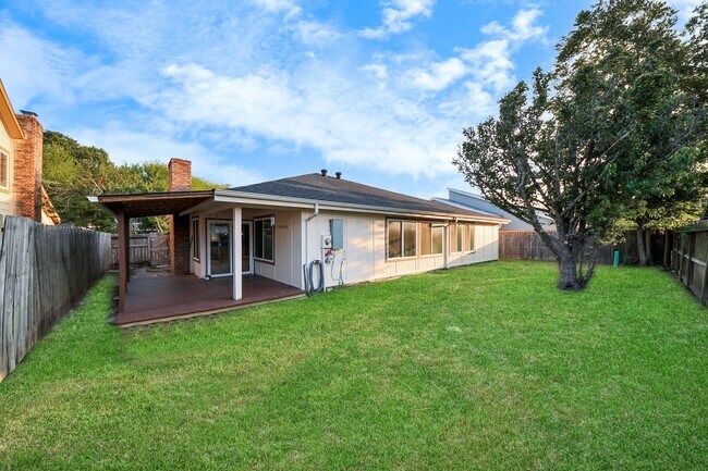 Building Photo - 12707 Corona Ln