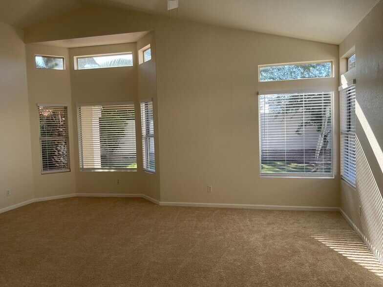 Building Photo - 4307 E South Fork Dr