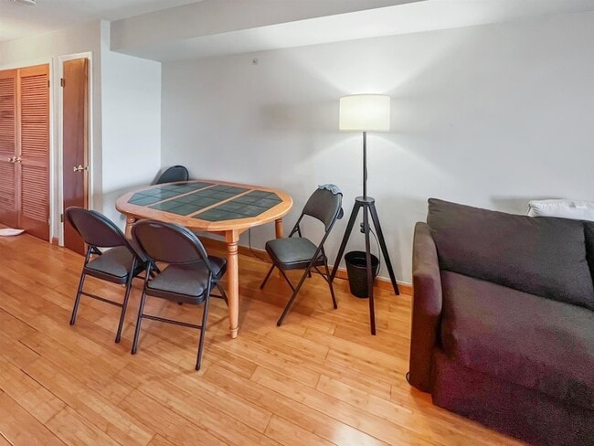 Building Photo - 1906 Paterson Plank Rd