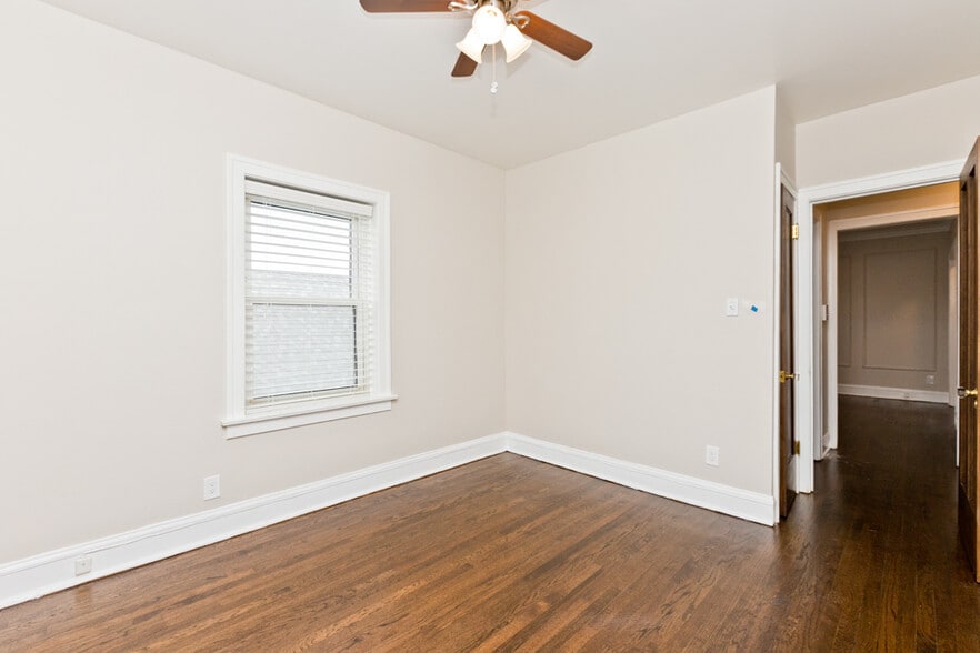 Building Photo - 5306 N Ashland Ave