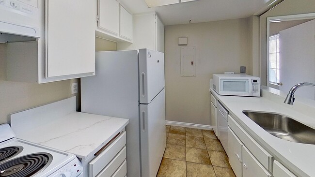 Building Photo - 26131 La Real Ln