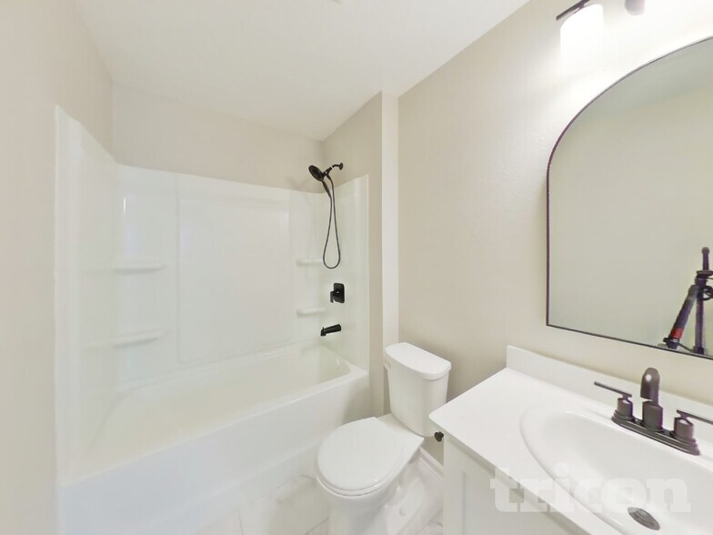 Building Photo - 11430 Tiburon Dr