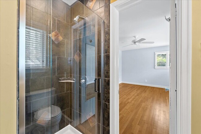 Building Photo - "Charming 4-Bed Retreat with Granite Kitch...
