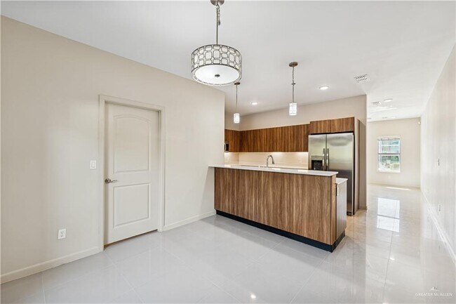 Building Photo - 15 Olympia Ave