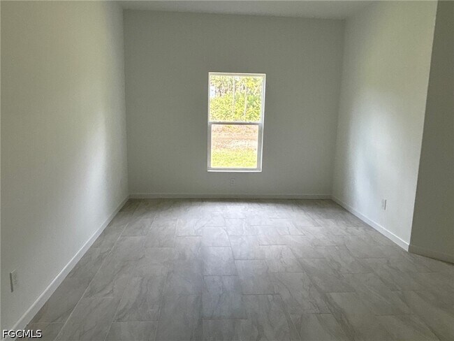 Building Photo - 1139 Rahway St