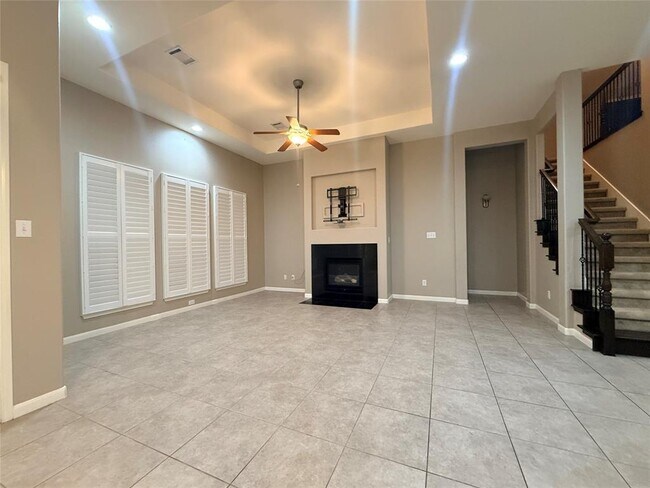 Building Photo - 112 E Adelanta Place