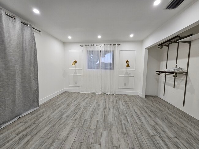 Building Photo - 2120 NW 66th St