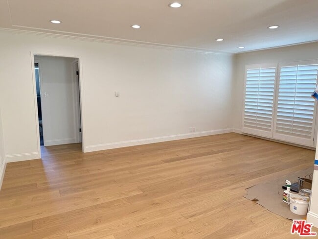 Building Photo - 9667 W Olympic Blvd