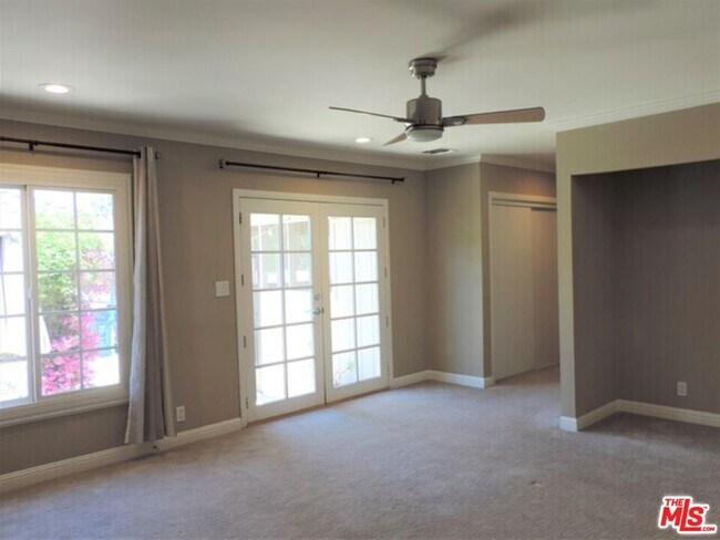Building Photo - 5039 Rubio Ave