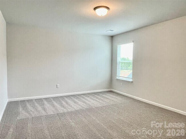 Building Photo - 3240 Laurel Brk Dr