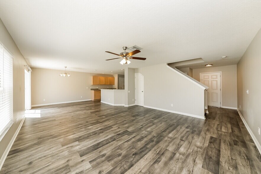 Building Photo - 11025 Golden Silence Dr