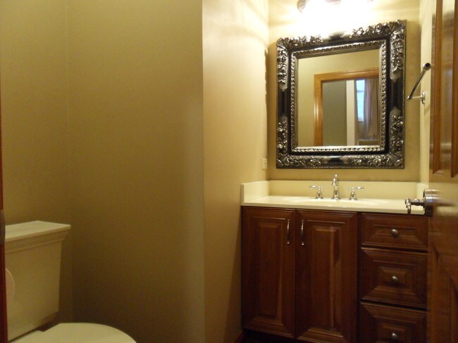Building Photo - 1326 Walnut Ridge Dr