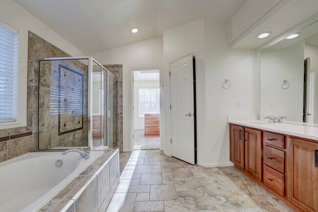 Building Photo - 6004 Nile Cir
