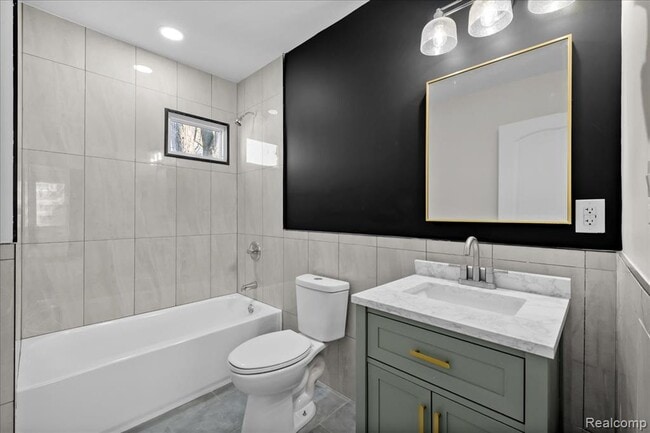 Building Photo - 16200 Parkside St