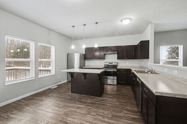 Building Photo - Outstanding Neighborhood in Saugatuck for Long Term Lease!