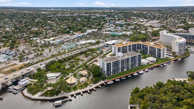 Building Photo - 1631 Riverview Rd