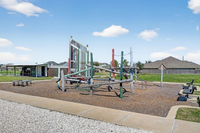 Building Photo - 2626 Lemonwood Ln