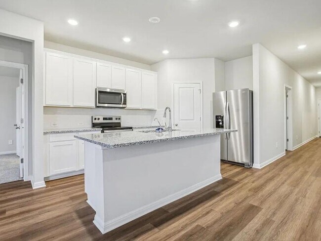 Building Photo - 225 Little Grn Trl