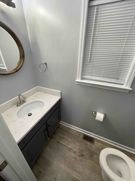 Building Photo - 689 Wildwood Loop