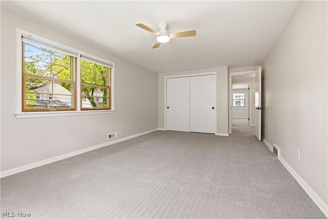 Building Photo - 2056 Laurel Hill Dr