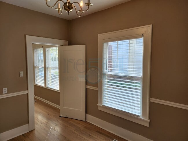 Building Photo - Forest Park School District!