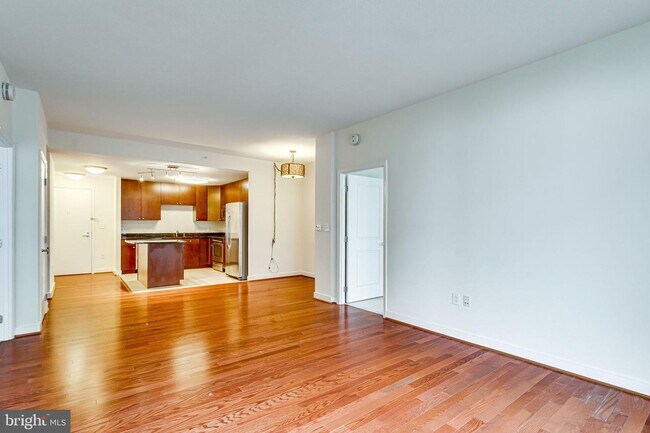 Building Photo - 155 Potomac Passage