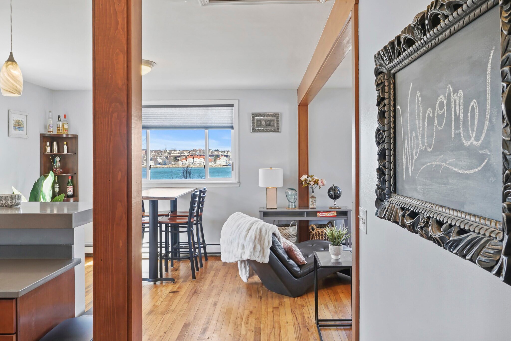 Building Photo - 372 Broadway