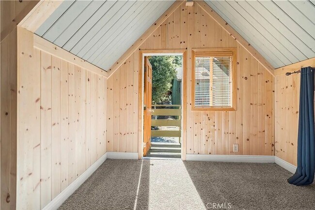 Building Photo - Charming 4BR Home with Mountain Views