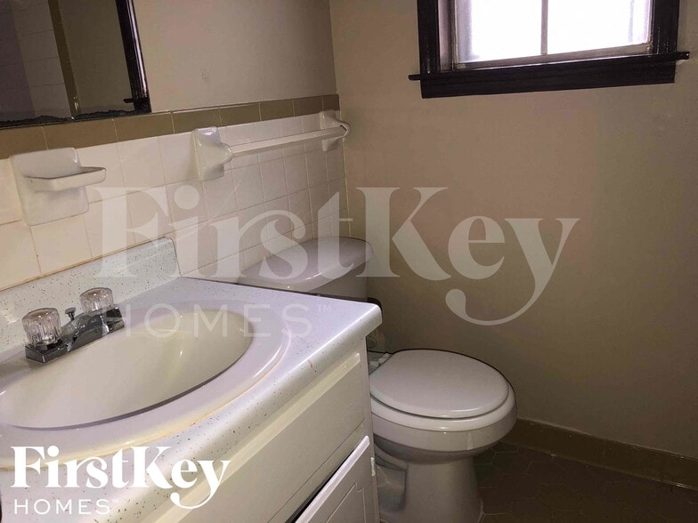 Building Photo - 4335 Sunnyslope Dr