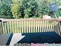 Building Photo - Two Bedroom Two Bathroom Spacious Townhome