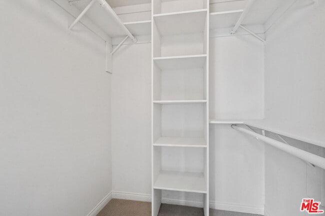 Building Photo - 1325 Arizona Ave