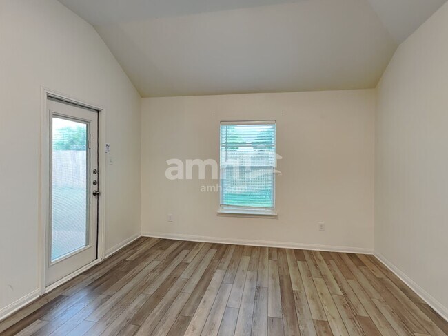 Building Photo - 1270 Treeta Trail