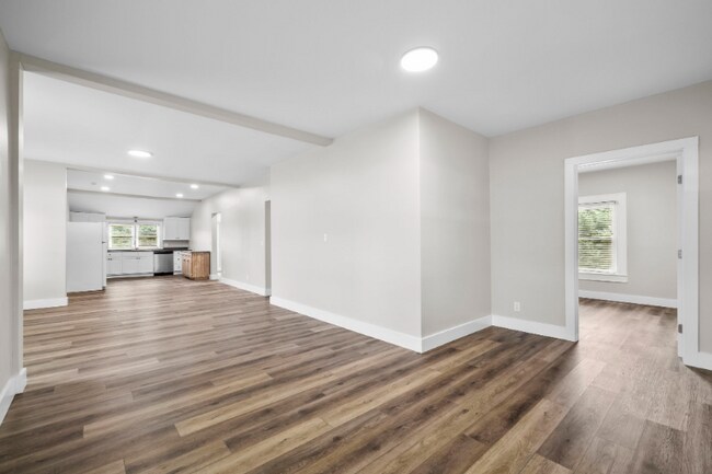 Building Photo - 2811 Locust Hill Rd