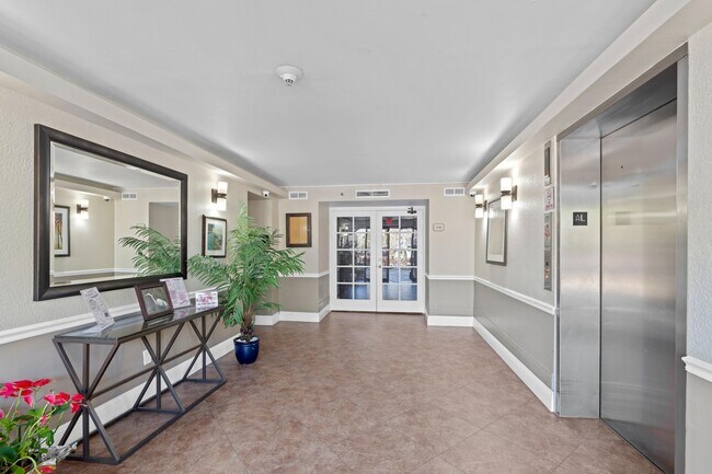 Building Photo - 820 Lavers Cir