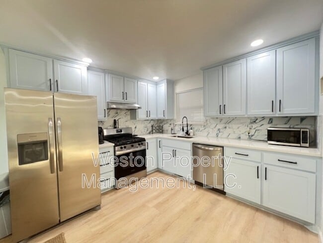 Building Photo - 5804 NW 66th St