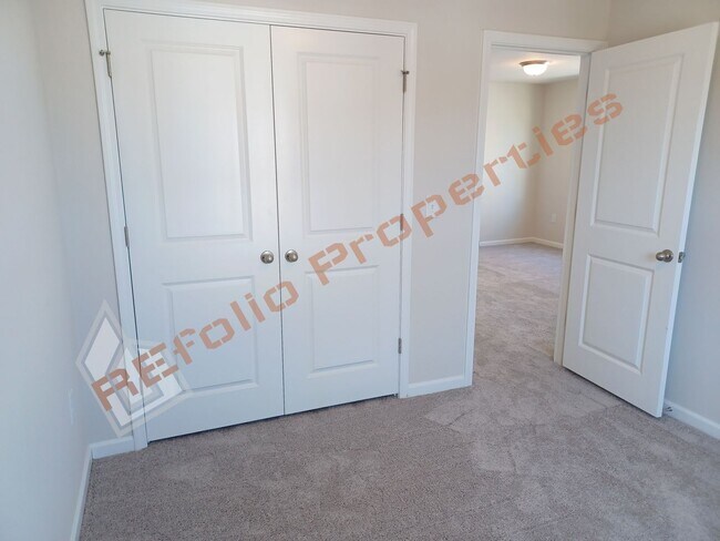 Building Photo - Wonderful 3 Bedroom 2-Car Garage House wit...