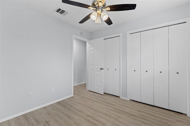 Building Photo - 618 Rollingway Dr