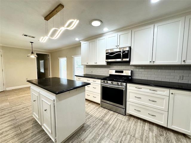 Building Photo - 6632 Winding Rose Trail