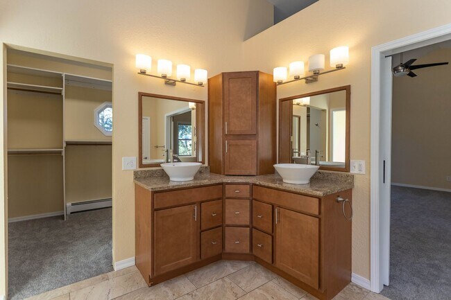 Building Photo - Spacious Country Retreat on 5.5 Acres | Barn, Deck & Pikes Peak View!!