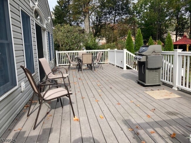 Building Photo - 598 Saddle River Rd