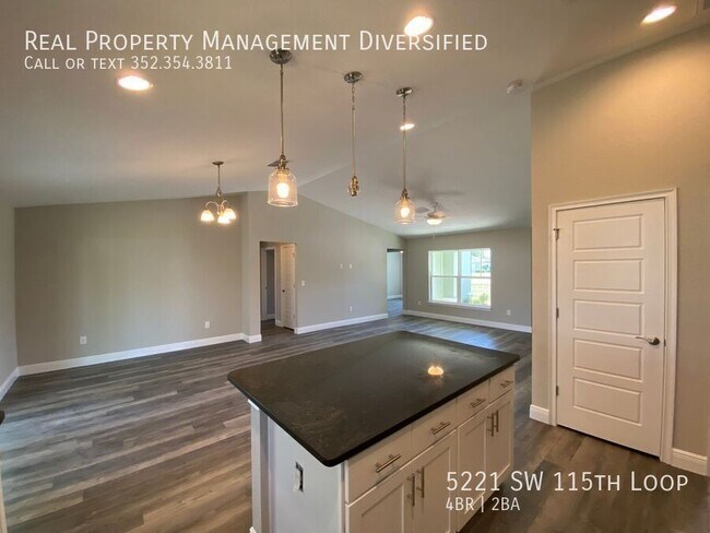 Building Photo - 5221 SW 115th Loop