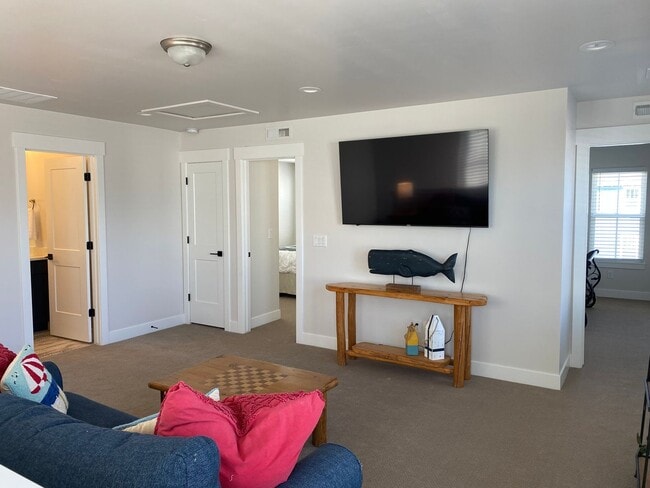 Building Photo - Daybreak Island Furnished Home