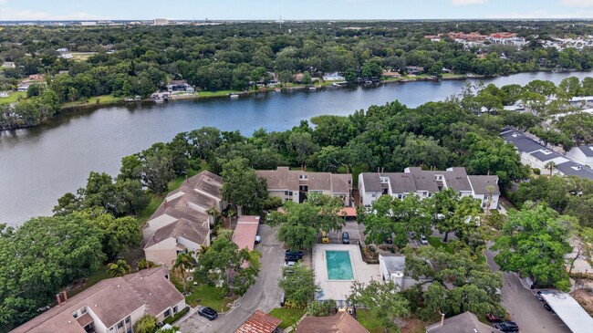 Building Photo - Cozy 3 Bedroom Available in Tampa!